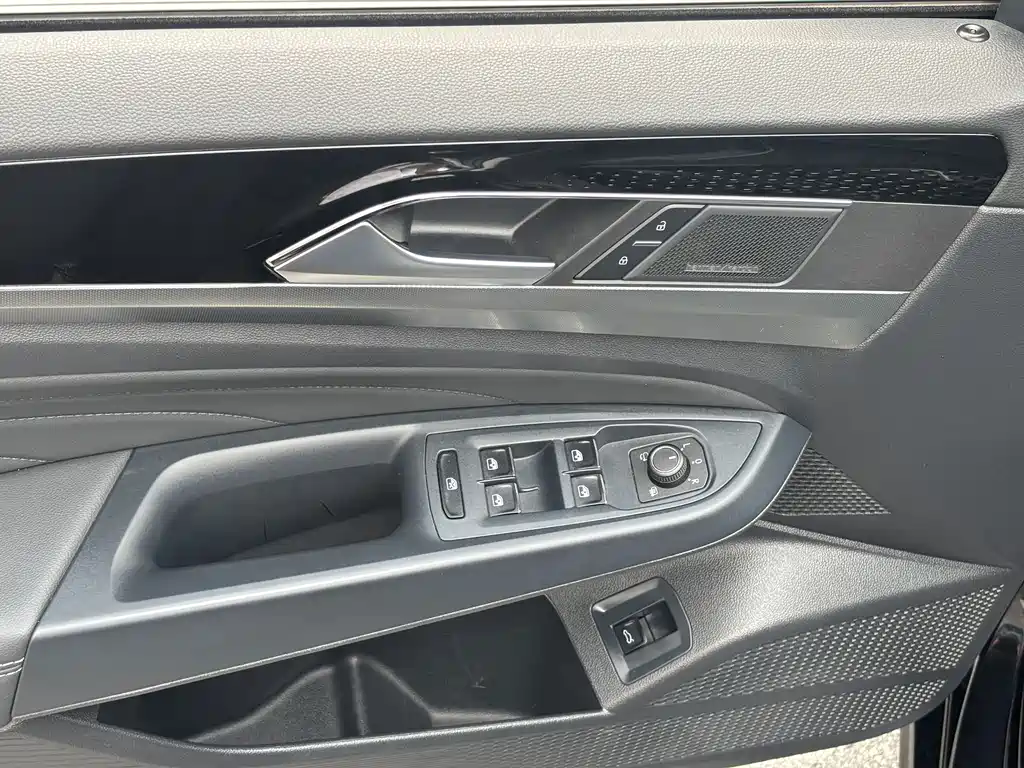 Volkswagen Passat — фото 18