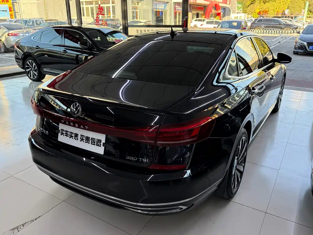 Volkswagen Passat — фото 13