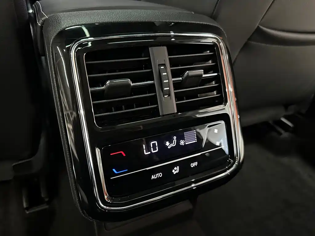 Volkswagen Passat — фото 11