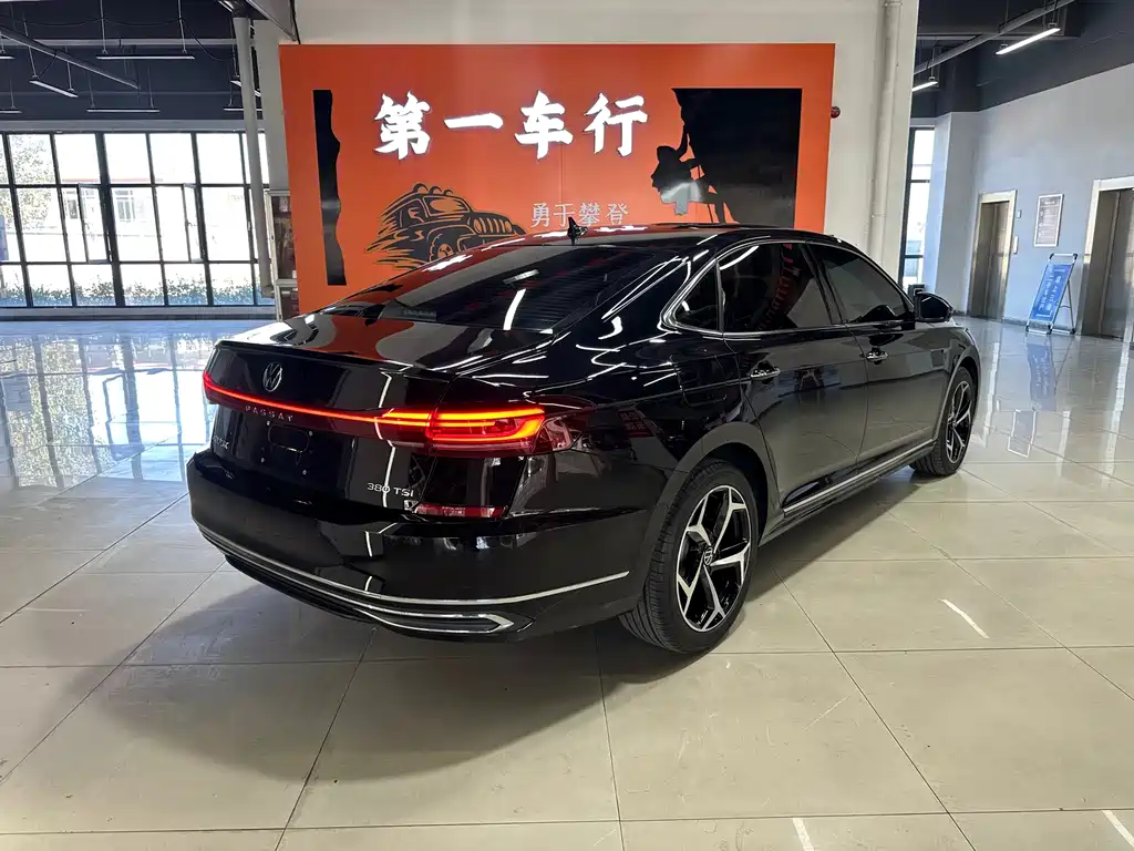 Volkswagen Passat — фото 3