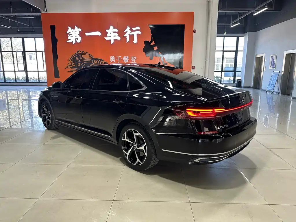 Volkswagen Passat — фото 4