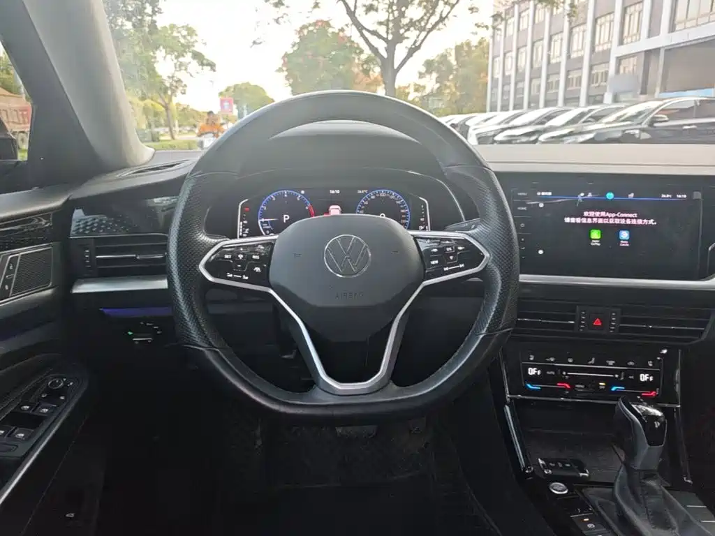 Volkswagen Passat — фото 11