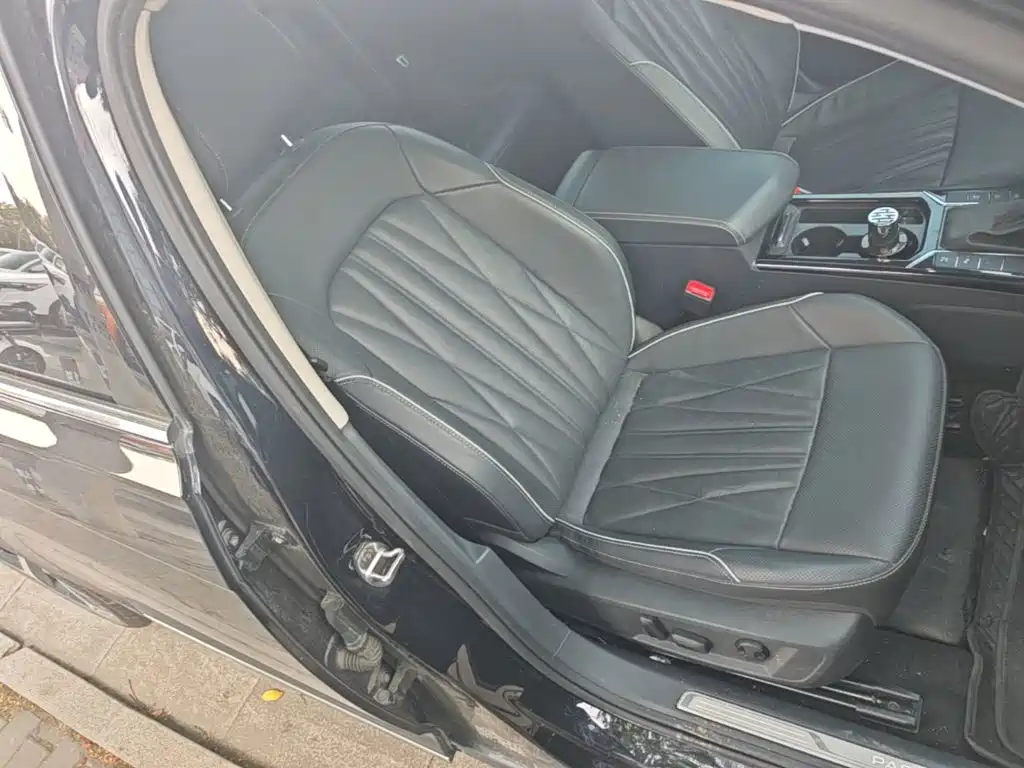 Volkswagen Passat — фото 25