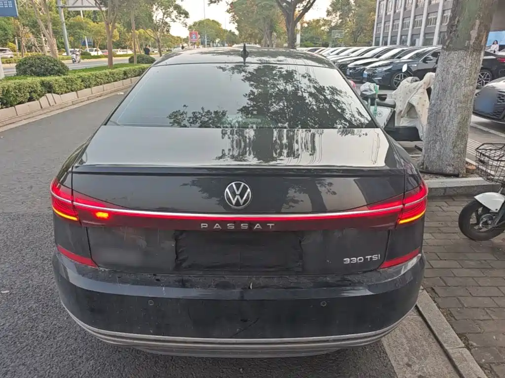 Volkswagen Passat — фото 6