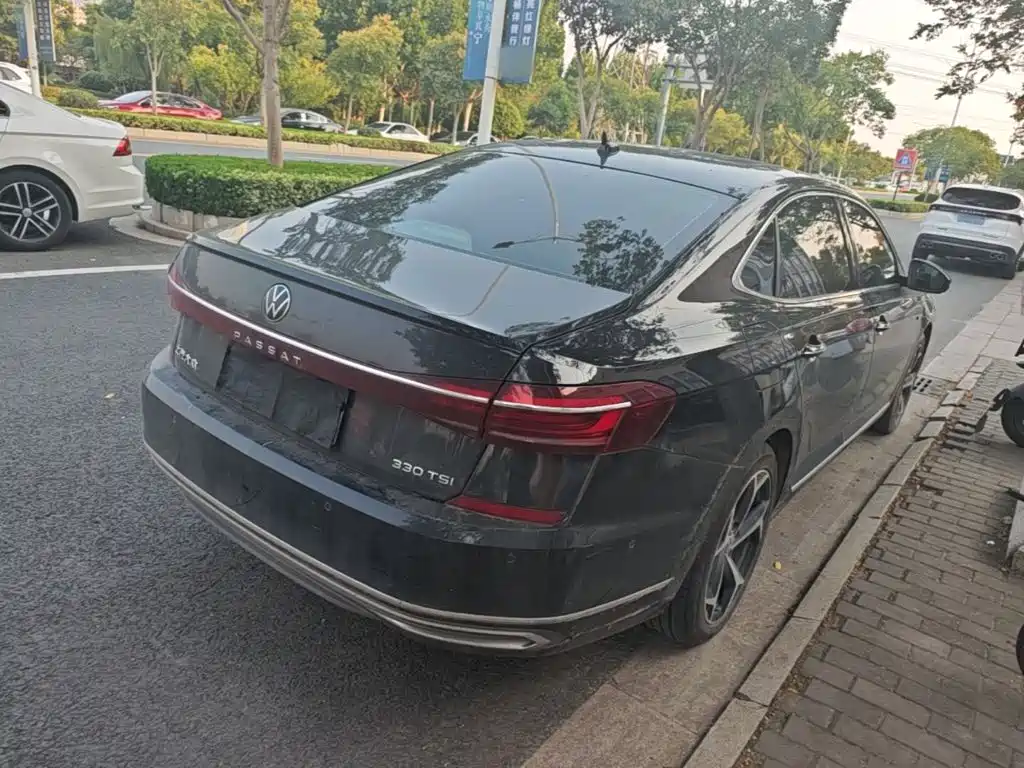 Volkswagen Passat — фото 7