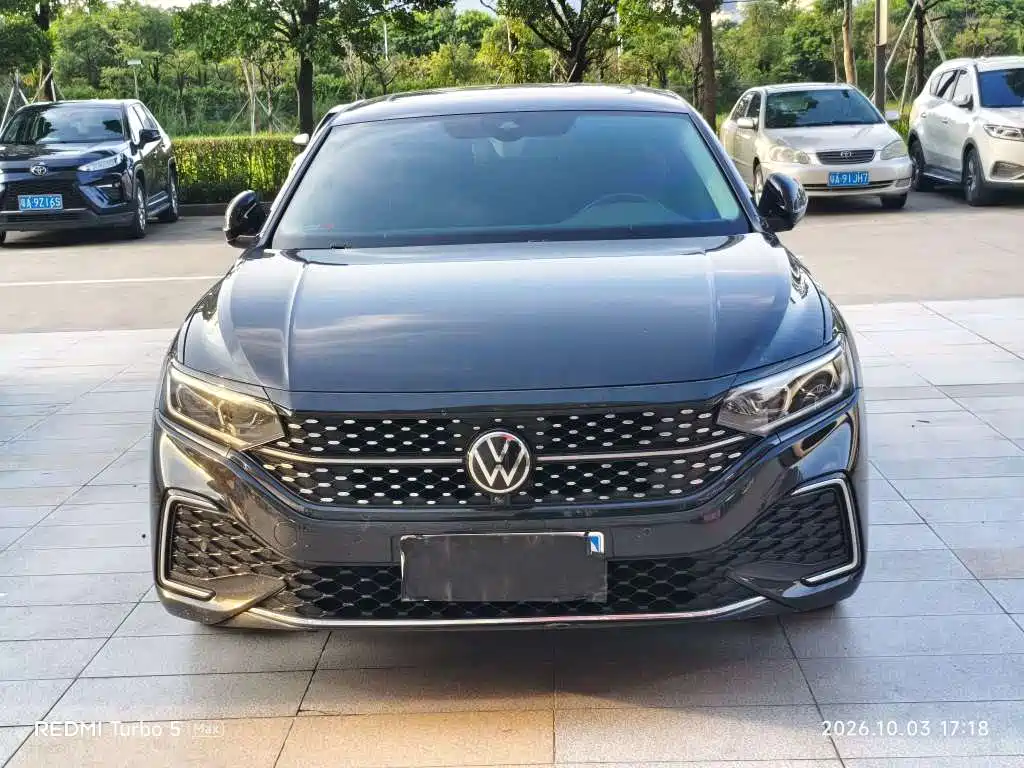 Volkswagen Passat — фото 2