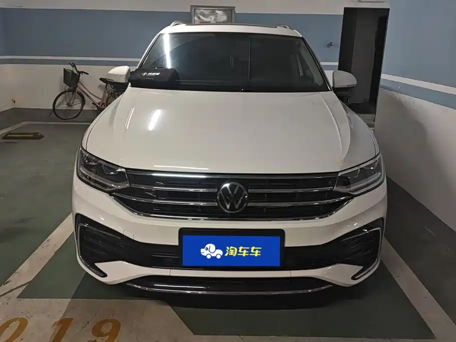 Volkswagen Tiguan L — фото 2
