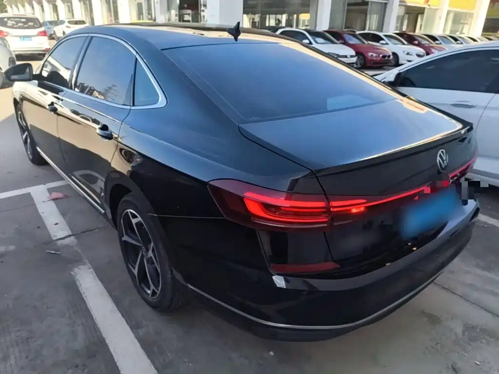 Volkswagen Passat — фото 5