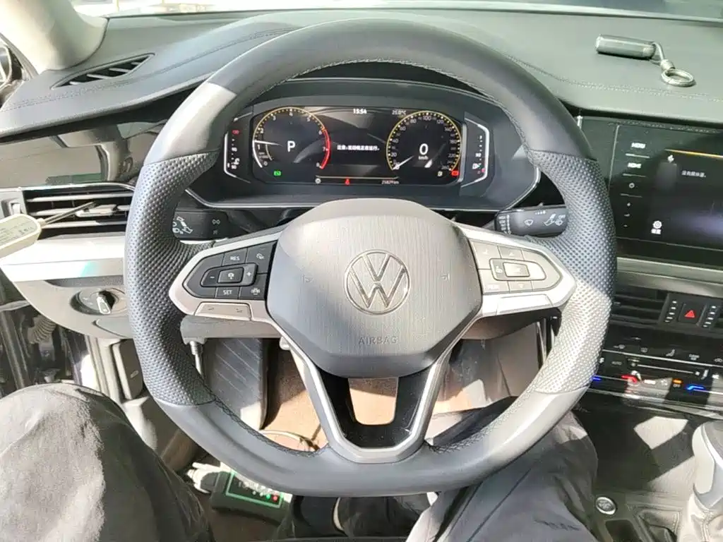 Volkswagen Passat — фото 11