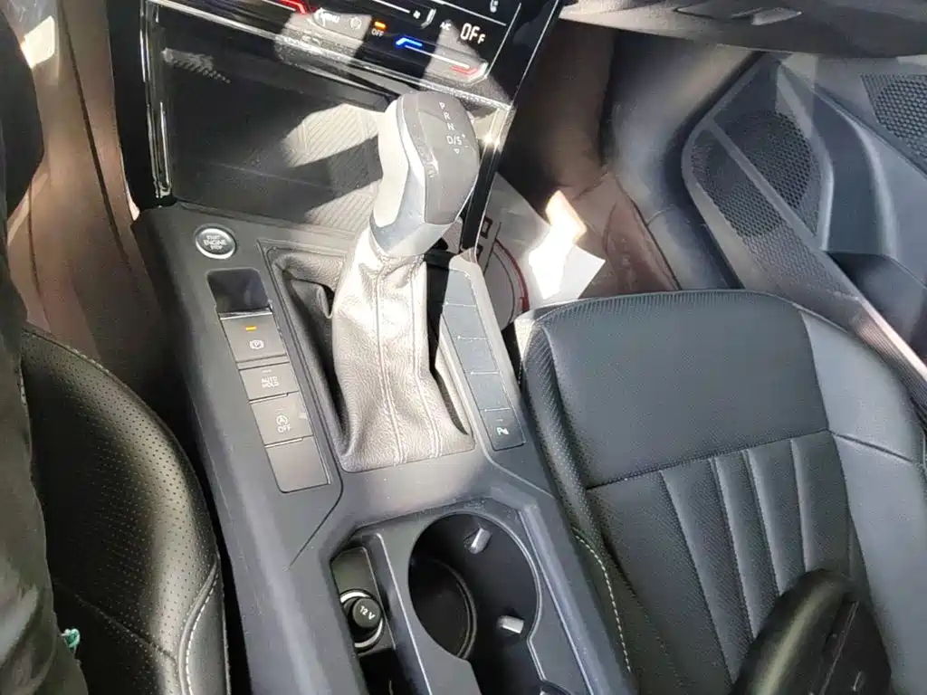 Volkswagen Passat — фото 14