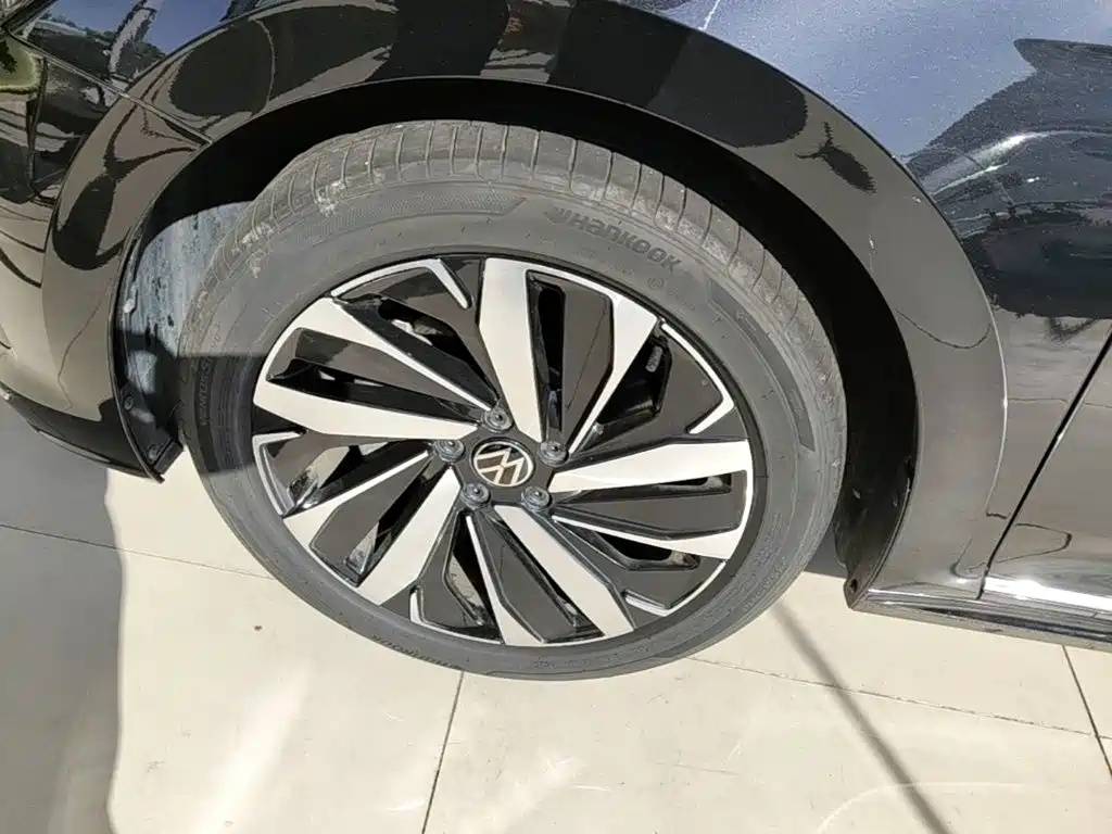 Volkswagen Passat — фото 23