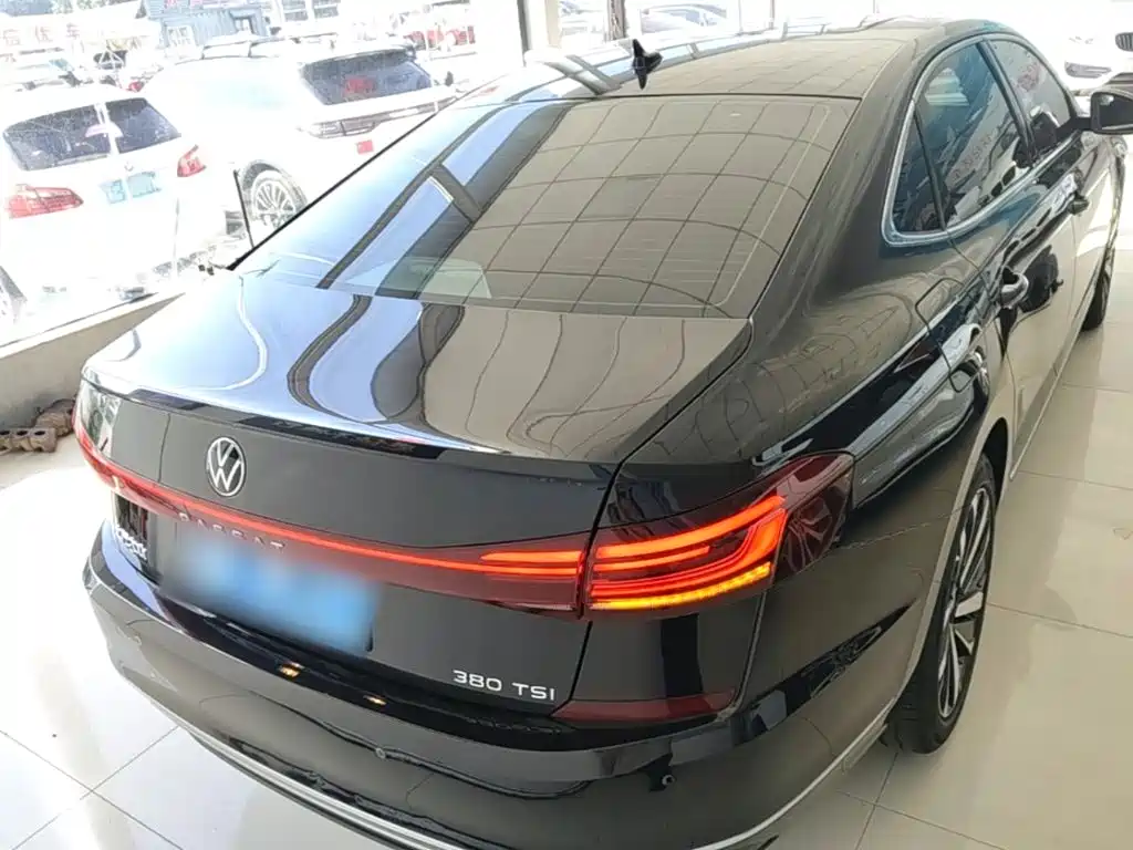 Volkswagen Passat — фото 6
