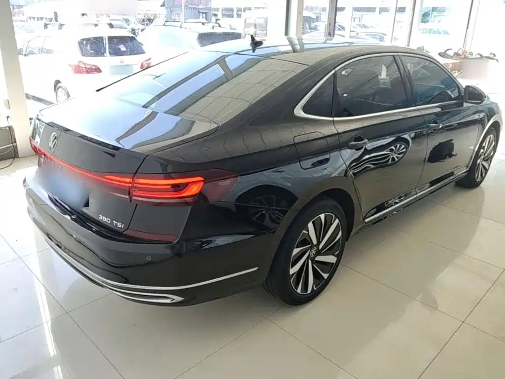 Volkswagen Passat — фото 7