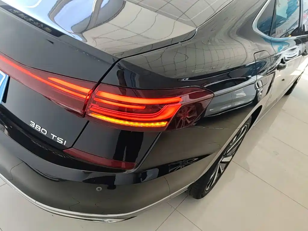 Volkswagen Passat — фото 8
