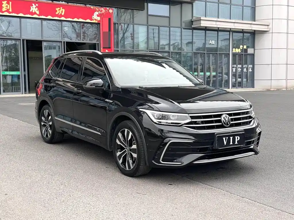 Volkswagen Tiguan L — фото 5