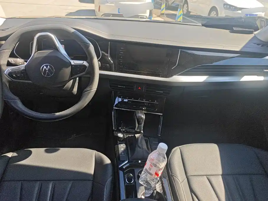 Volkswagen Passat — фото 11