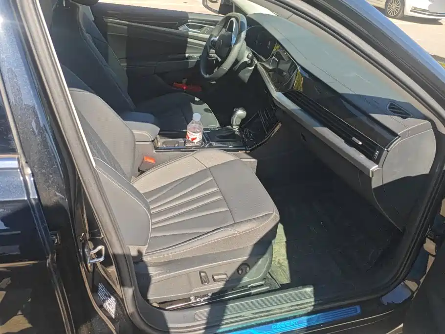 Volkswagen Passat — фото 7