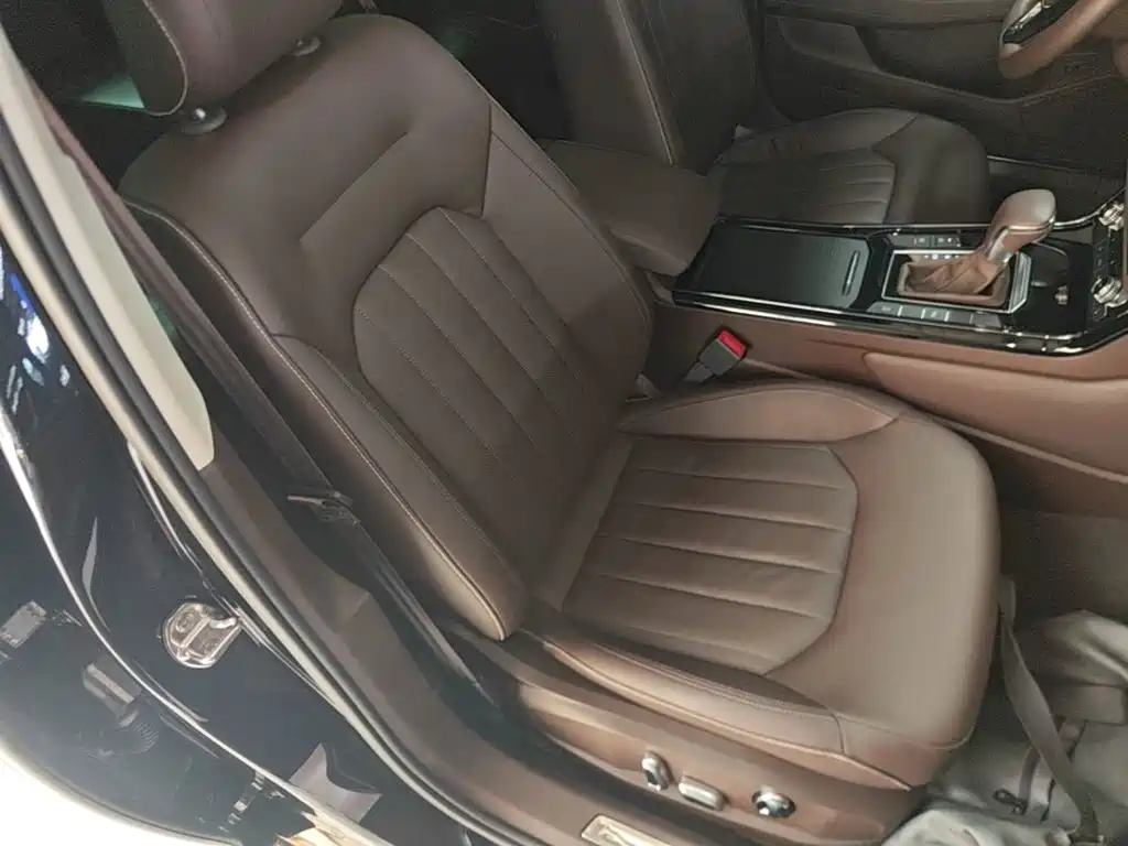 Volkswagen Phideon — фото 25