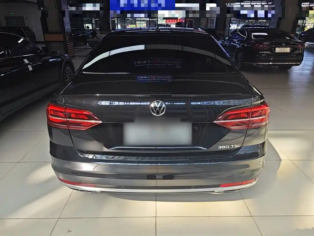 Volkswagen Phideon — фото 6