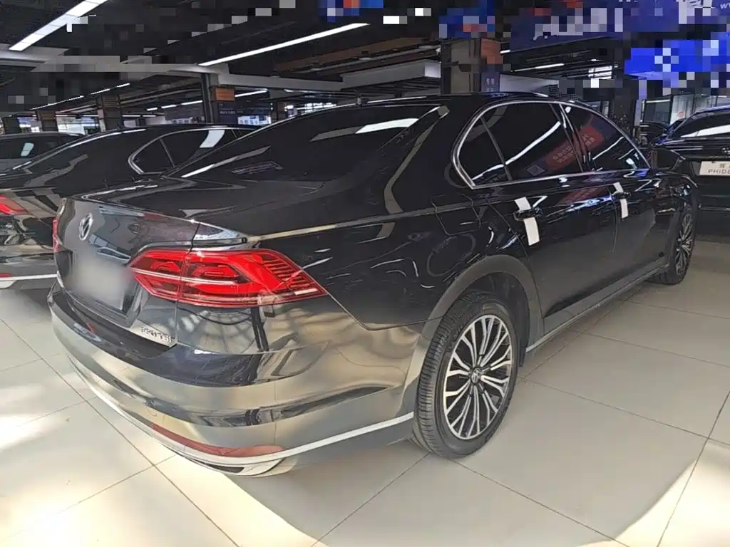 Volkswagen Phideon — фото 7