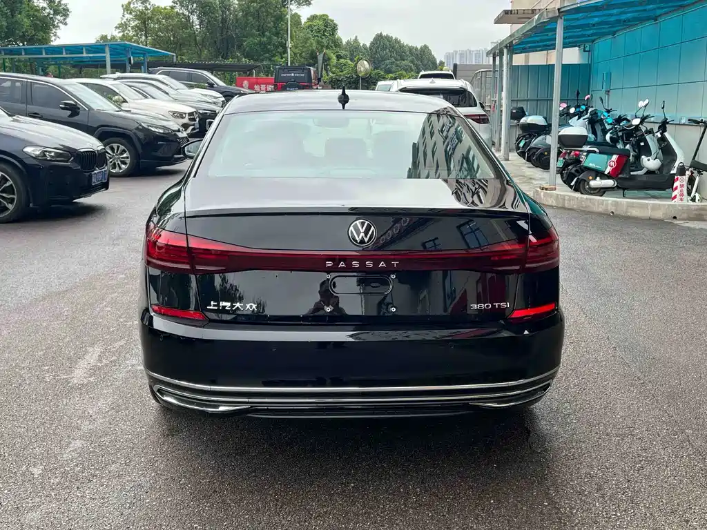 Volkswagen Passat — фото 7