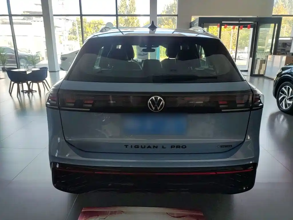 Volkswagen Tiguan L — фото 6