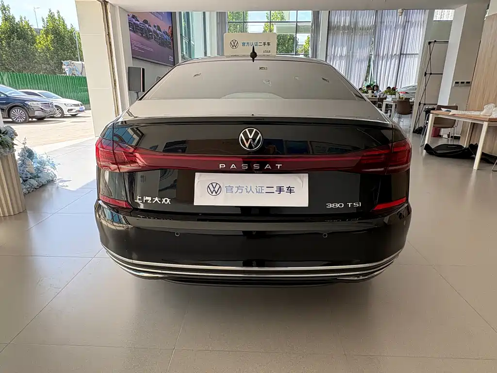 Volkswagen Passat — фото 17