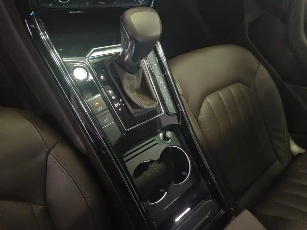 Volkswagen Phideon — фото 14