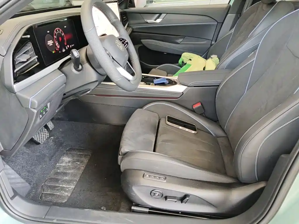 Volkswagen Passat — фото 15