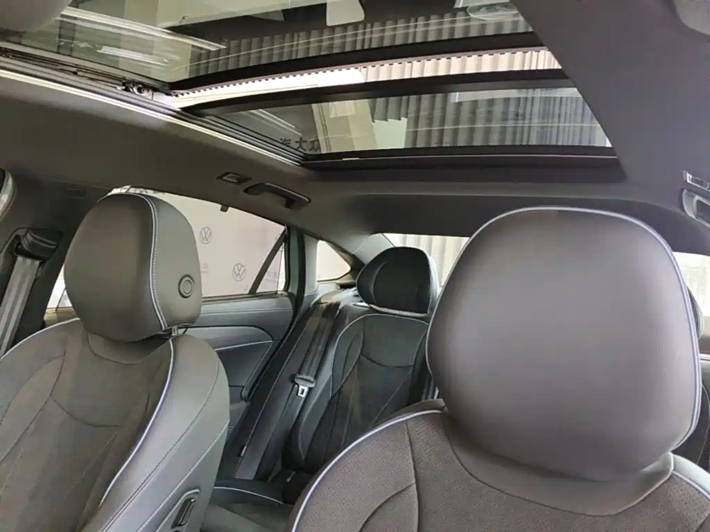 Volkswagen Passat — фото 18