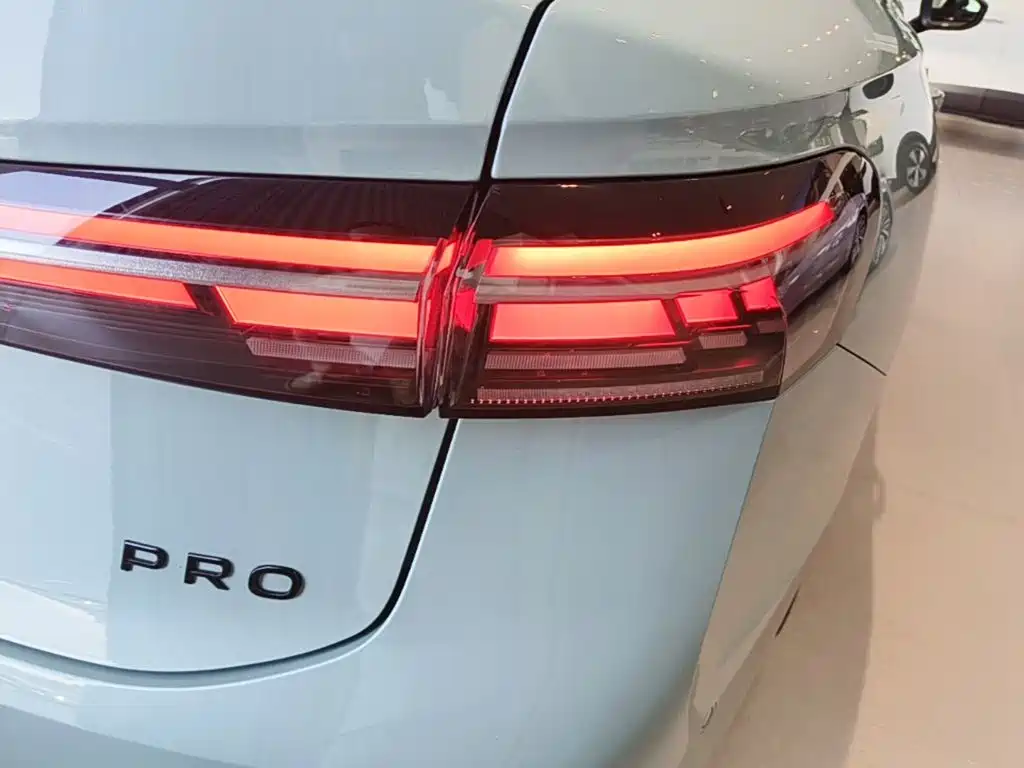 Volkswagen Passat — фото 8