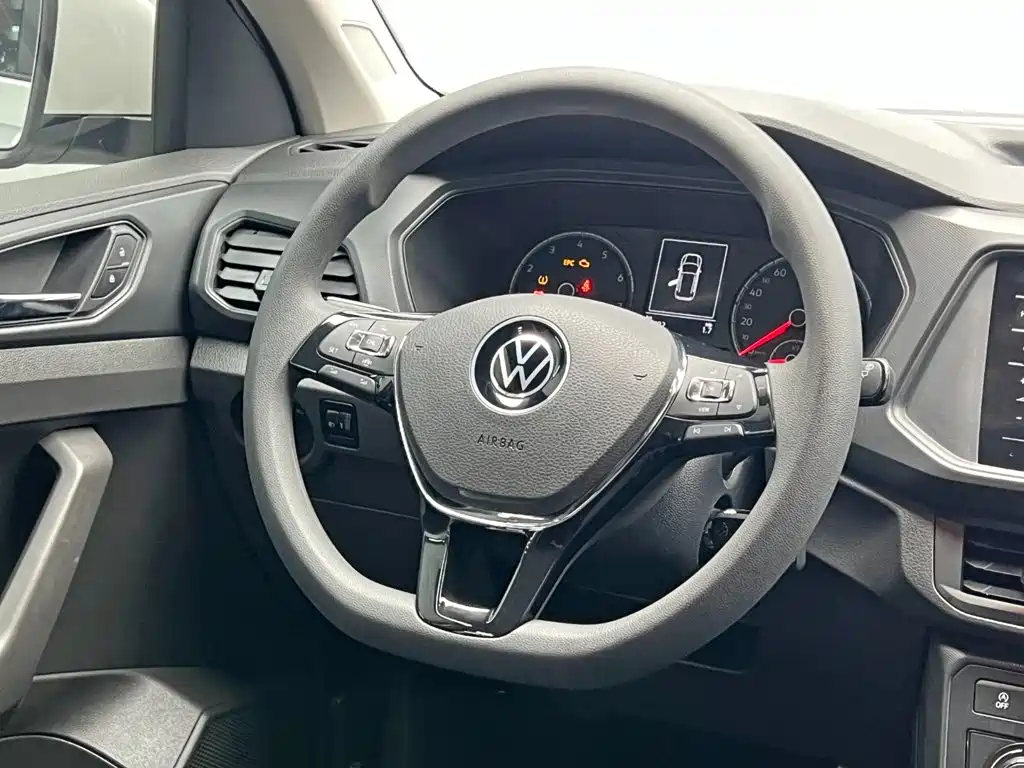 Volkswagen T-Cross — фото 19