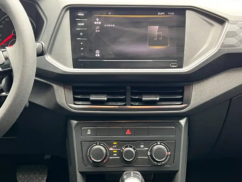 Volkswagen T-Cross — фото 20
