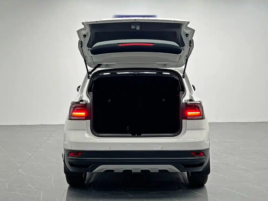 Volkswagen T-Cross — фото 10