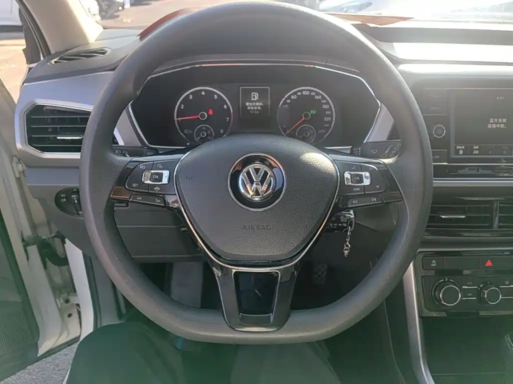Volkswagen T-Cross — фото 11