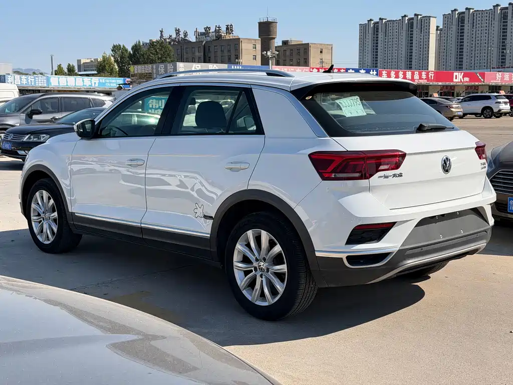 Volkswagen T-Roc — фото 5
