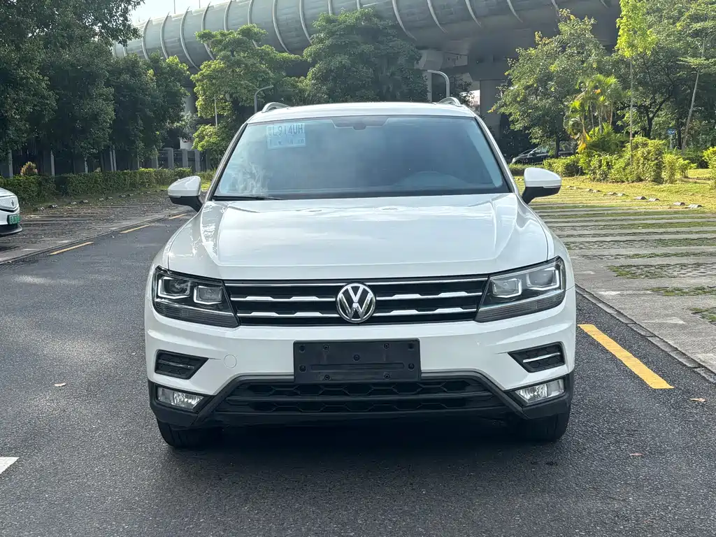Volkswagen Tiguan L — фото 2