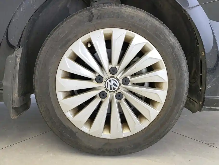 Volkswagen Lavida — фото 6