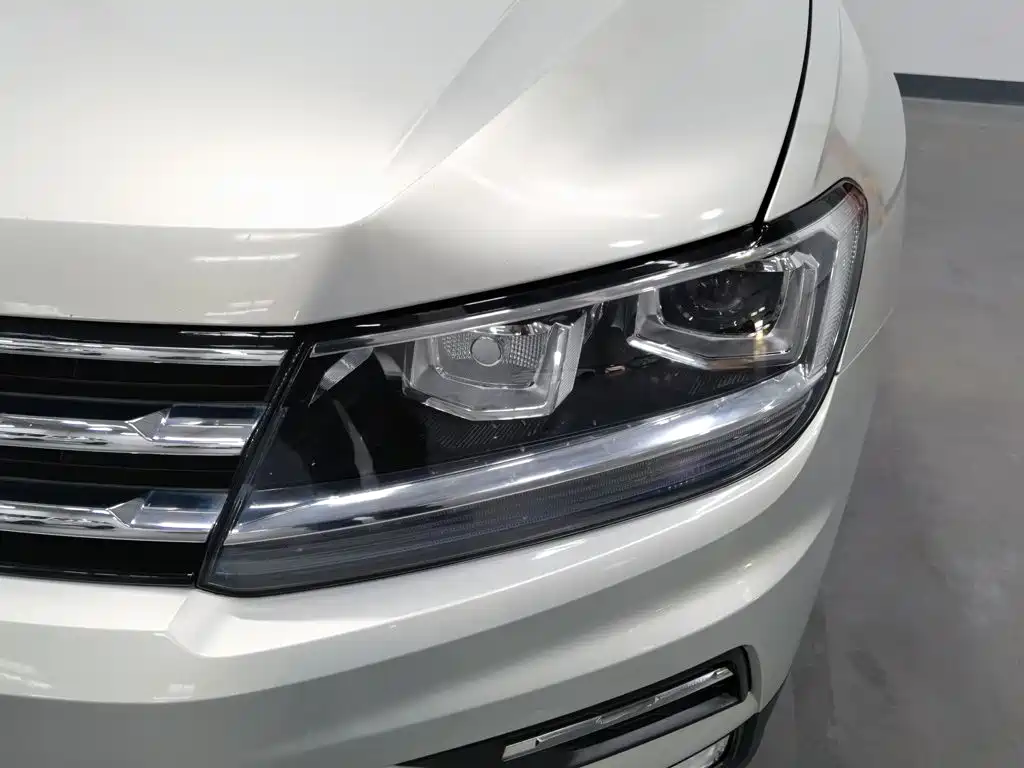 Volkswagen Tiguan L — фото 7