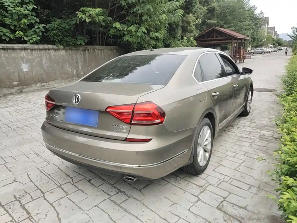 Volkswagen Passat — фото 7