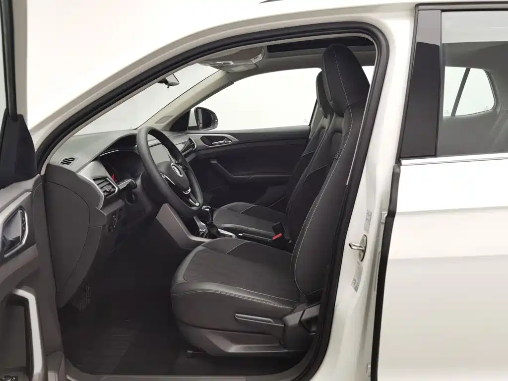 Volkswagen T-Cross — фото 10
