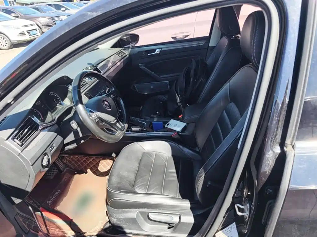 Volkswagen Passat — фото 15