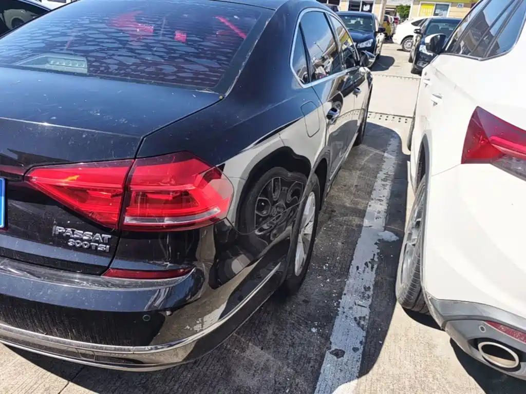 Volkswagen Passat — фото 8