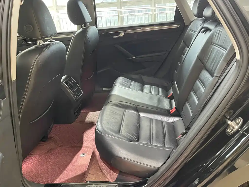 Volkswagen Passat — фото 6