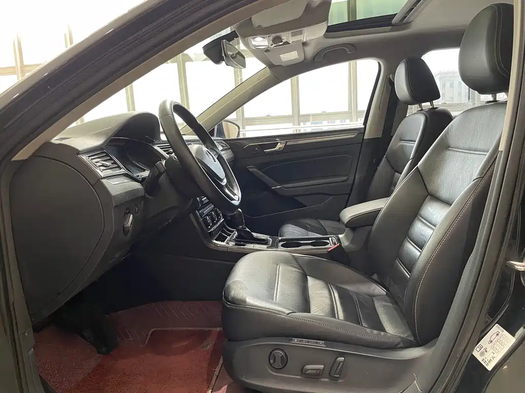 Volkswagen Passat — фото 7