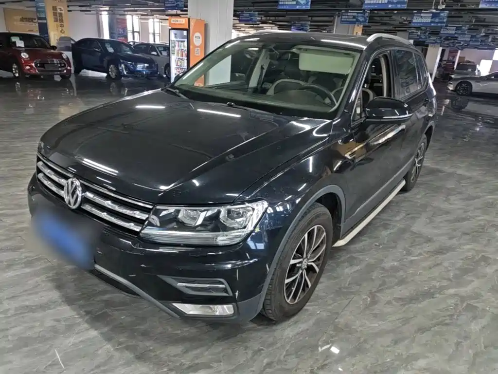 Volkswagen Tiguan L — фото 2
