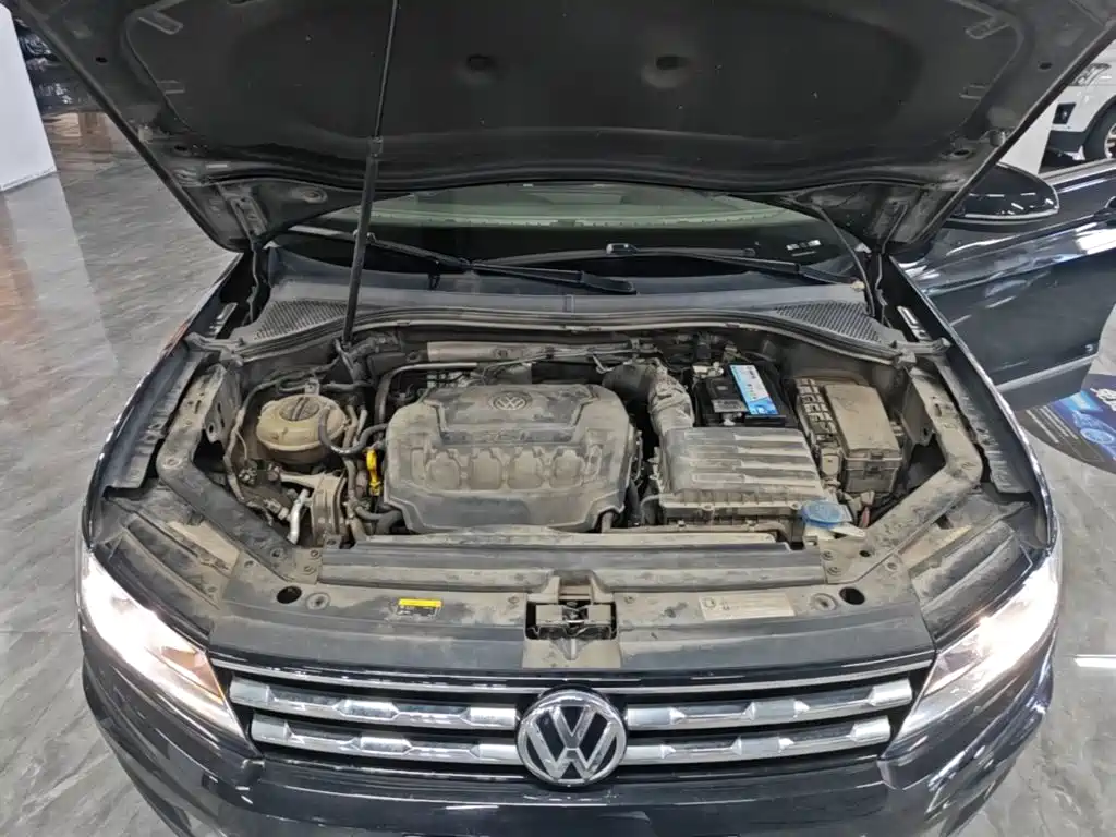 Volkswagen Tiguan L — фото 20