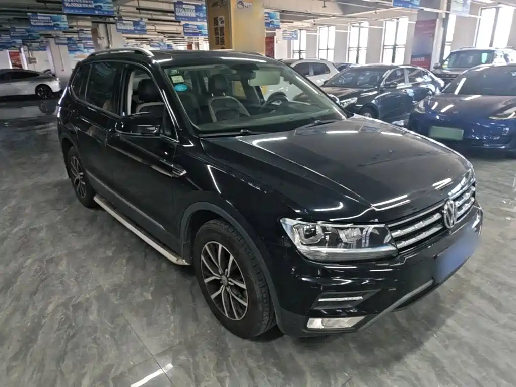 Volkswagen Tiguan L — фото 4