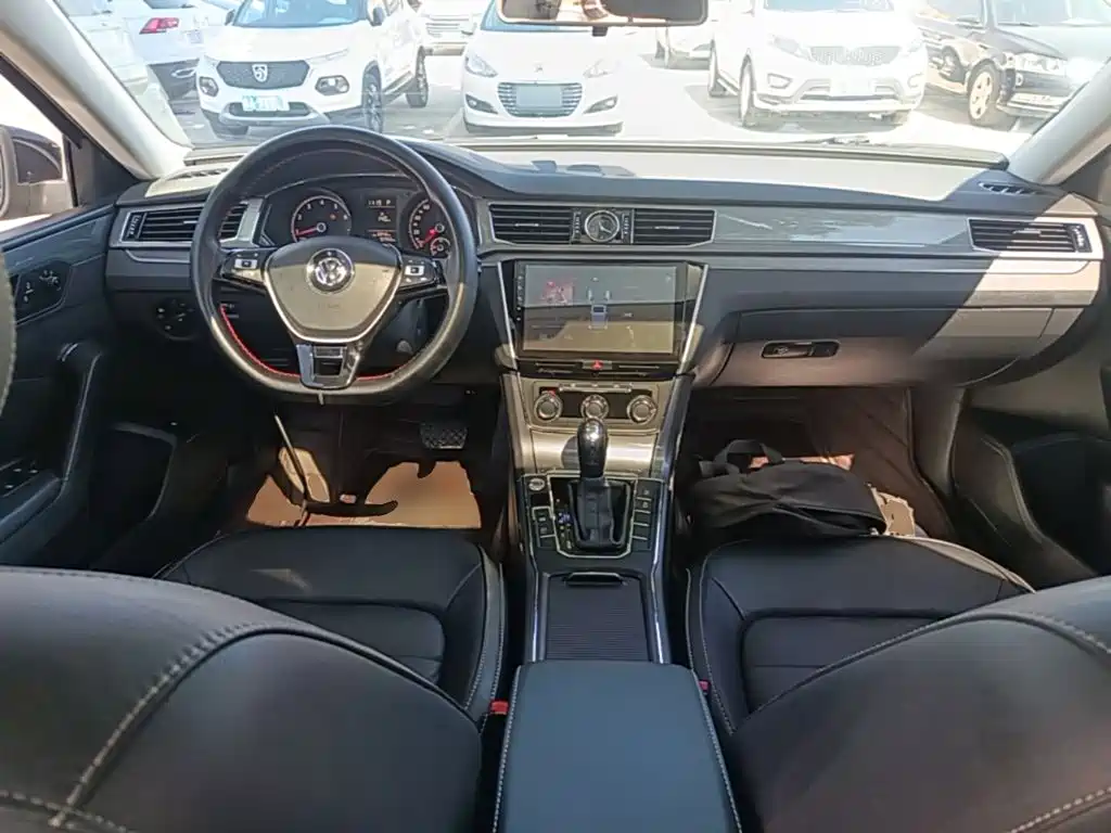 Volkswagen Passat — фото 10