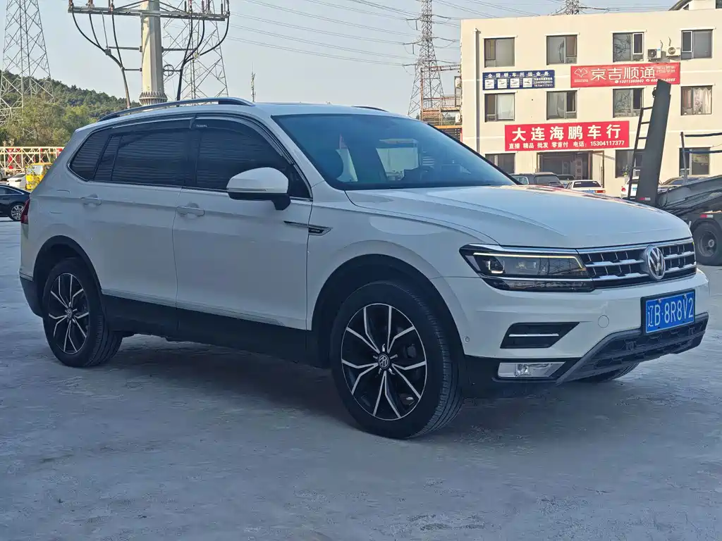 Volkswagen Tiguan L — фото 3